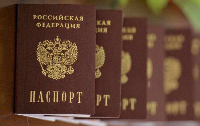 Russian occupiers threatening Ukrainians with deportation for refusing to accept Russian passports