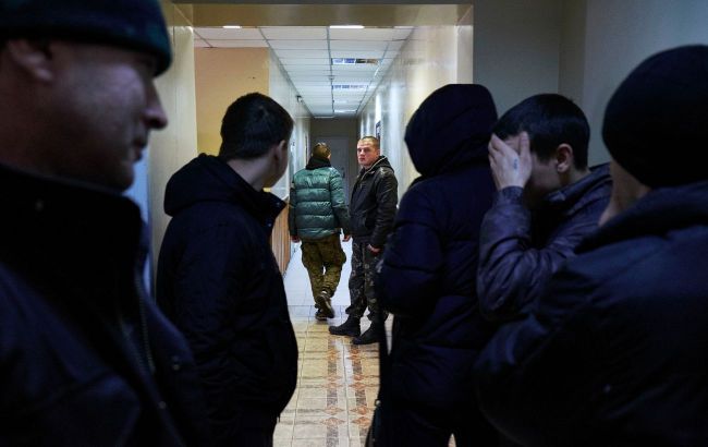 Russia, amid forced passportization, prepares mobilization in occupied territories of Ukraine