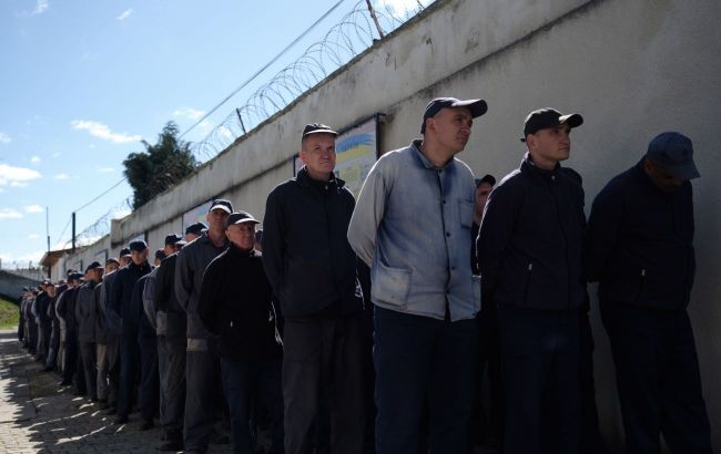 Russia preparing disinformation campaign involving Ukrainian prisoners of war