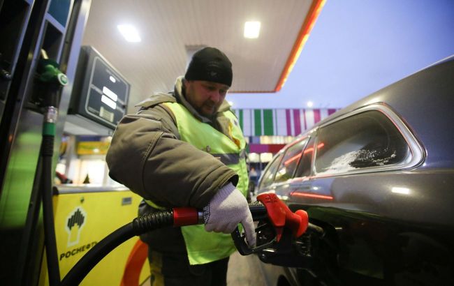 Fuel shortage: Russian gas stations start selling diluted gasoline