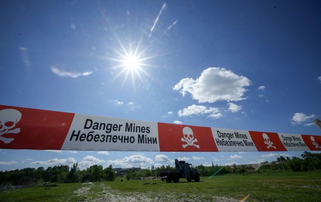 Shores of water bodies in Zaporizhzhia region mined: Residents forbidden to approach them