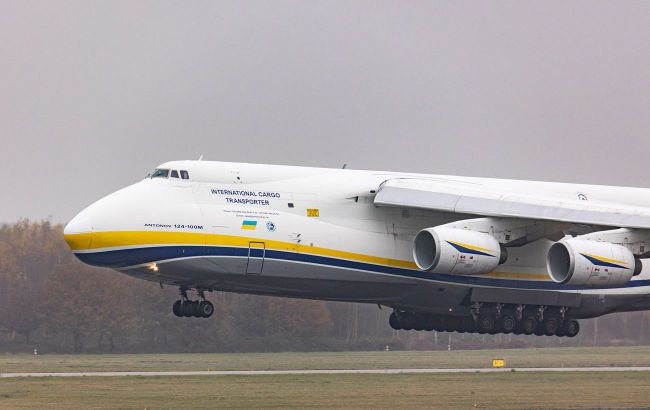 Upgraded Antonov cargo jet flies over Kyiv for first time