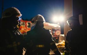 Russia's strike on Kyiv - Fire in residential building, people trapped