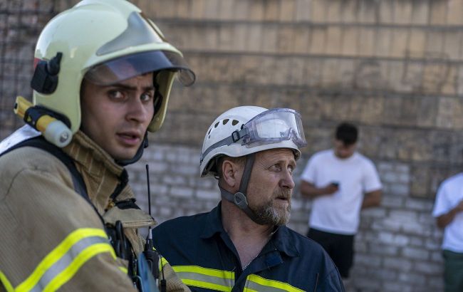 Russian evening strike on Zaporizhzhia results in fatalities and injuries, including children