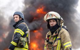 Russia massively strikes Ukraine on Christmas Eve, killing civilians and destroying power grid