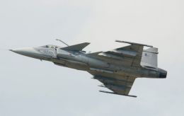 Ukraine set to receive new fighter jets, Zelenskyy reveals