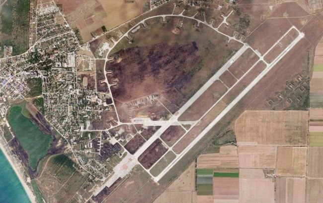 Guerrillas determine number of Russian aircraft at Saky airfield and track its defense