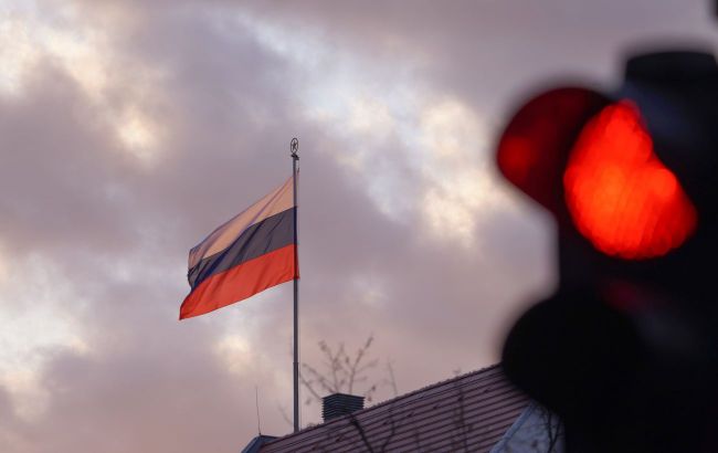 EU imposes 17th package of sanctions against Russia: Who's on list