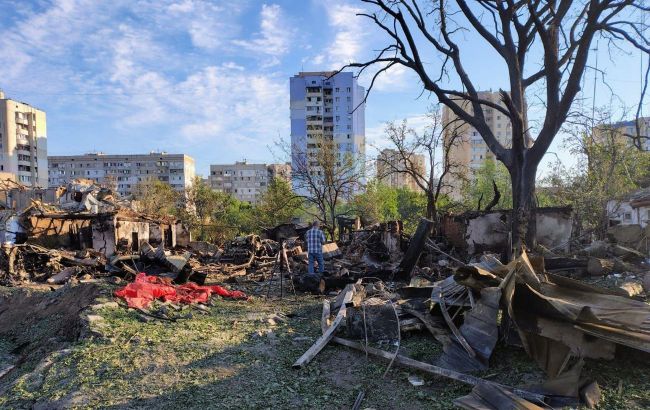 Russian attack hits Mykolaiv: homes destroyed, civilians hurt
