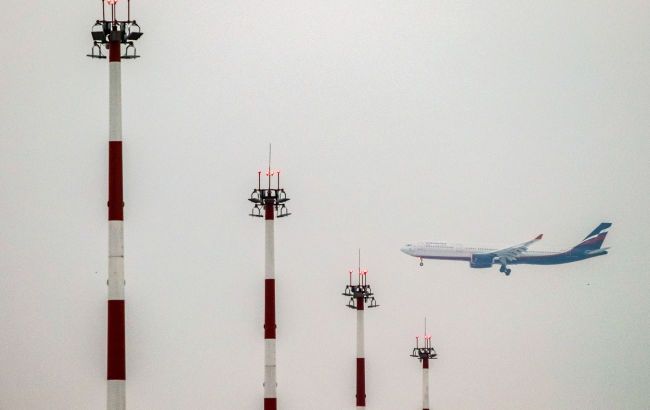 Chaos in Russian airports as hackers claim attack on major airline