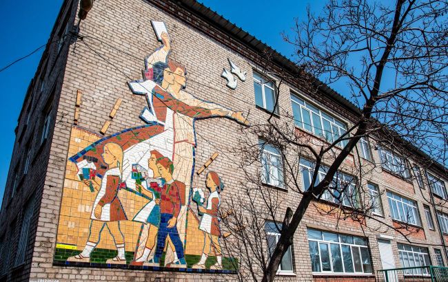 Students in occupied Mariupol trained for war by Russian occupation authorities