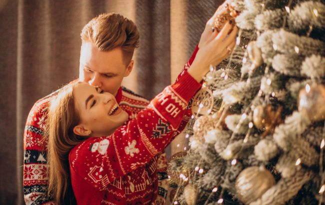 Feng shui guide: What color Christmas tree attracts love and success