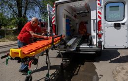 Russian strike on Zaporizhzhia kills one as people may be trapped under rubble