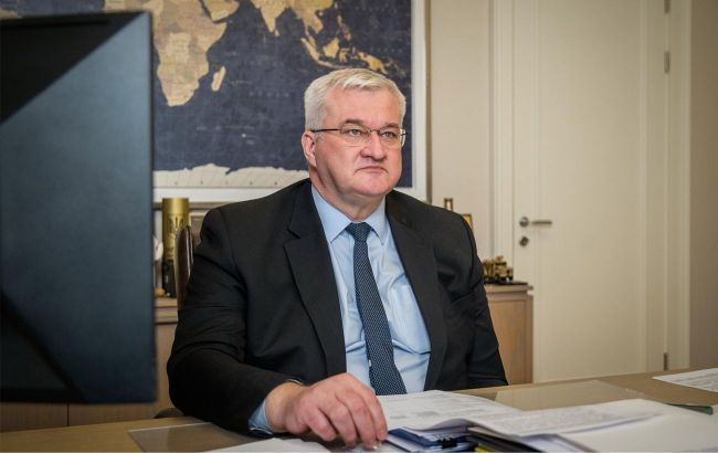 Ukraine and EU lock in joint defense of Black Sea grain corridor