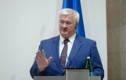 Ukraine's FM calls for new tough sanctions against Russia