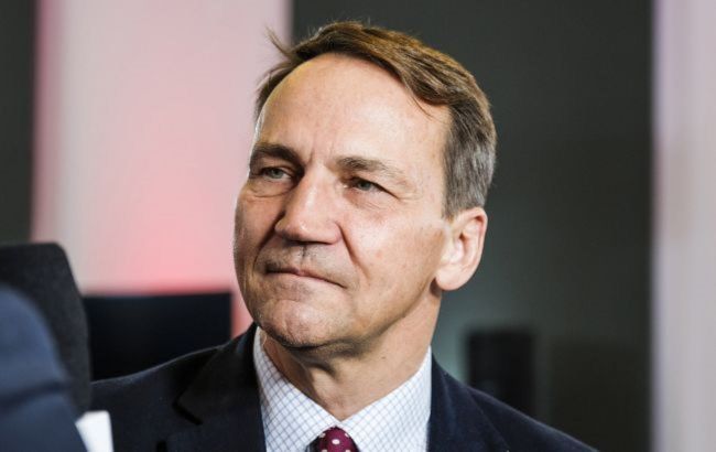 Polish FM harshly warns support for Orb&aacute;n equals help for Kremlin