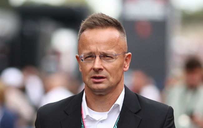 Magyar: Szijj&aacute;rt&oacute; has been found, he is at Foreign Ministry destroying documents related to Russia