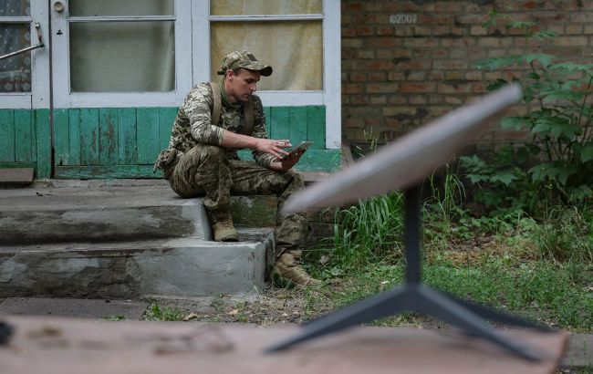 Starlink restrictions in Ukraine complicate use of Middle Strike drones - Sources