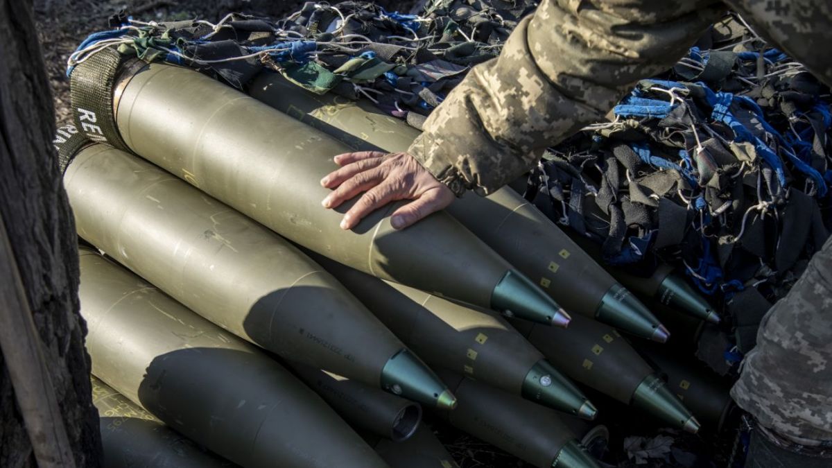 Slovakia's Political Feud Deepens as Ex-Minister Faces Arrest Over Ukraine Aid 4 Military aid to Ukraine - 8 Slovak officials arrested over fraud allegations | RBC-Ukraine