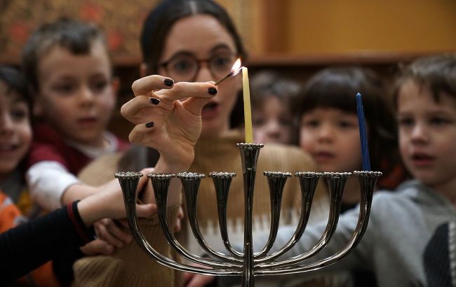 Hanukkah begins today: When to light candles