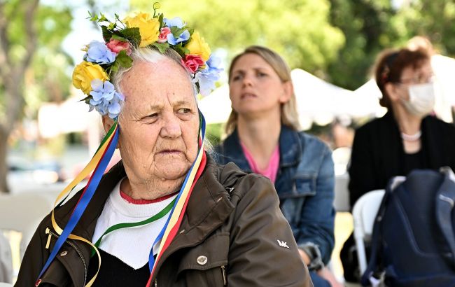 US offers $3,000 payments to migrants - Reuters