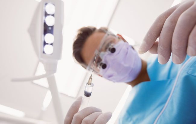 Dentist lists key symptoms of oral cancer you might overlook