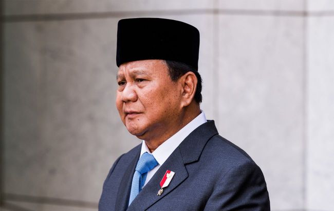 Indonesia's president shelves China visit as unrest grows
