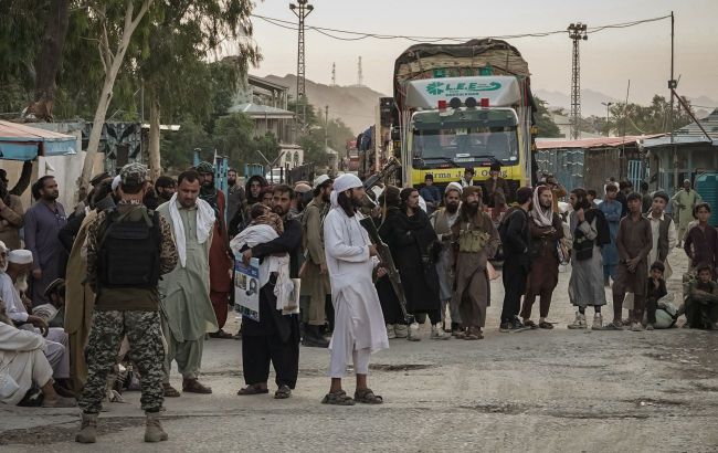 Russia signs defense pact with Taliban: Details named