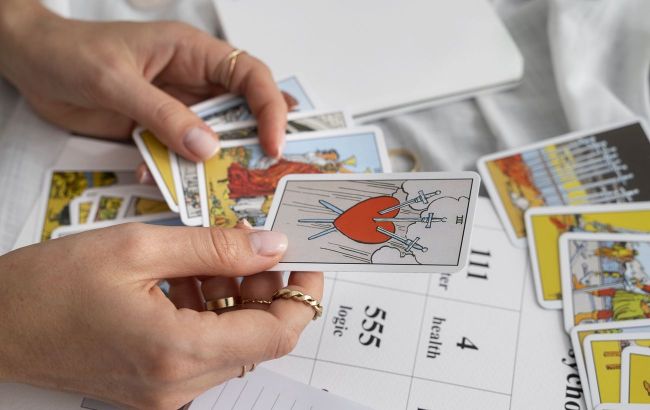 Tarot horoscope for November 16: Five zodiac signs step into unexpected chances and challenges