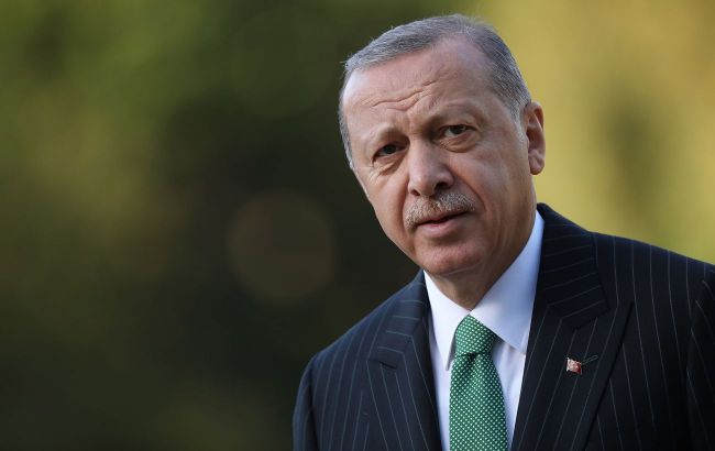 Erdoğan gifts loaded pistols to top EU leaders at NATO summit