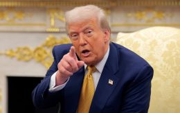 Trump threatens escalation involving Oman over Iran oil deal