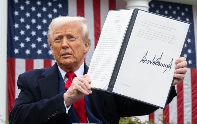 Trump's signature to appear on US banknotes for 250th anniversary of independence