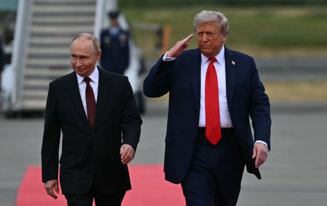 Alaska summit leak: Trump's secret lunch and bald eagle gift for Putin exposed (photos)