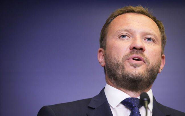 Estonia demands answers from France over lifting EU sanctions on Russian billionaires