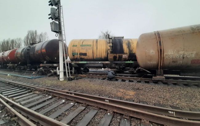 Train carrying fuel explodes in Russia's Tambov: Footage