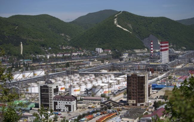 Chinese oil giants shift from gasoline to new fuels
