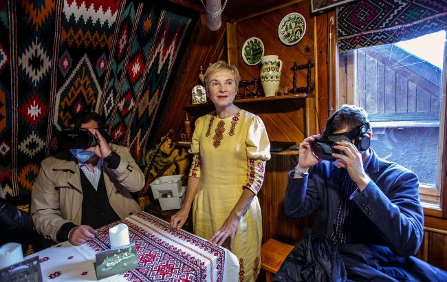 New traveling experience: Virtual tourism in Ukraine