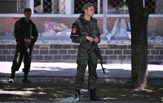 Russians in occupied territories of Ukraine settling their families in seized housing