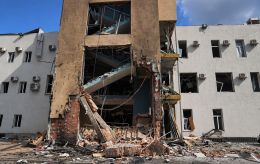 Russia strikes Ukrainian TV channels during live broadcast: Newsroom destroyed, people injured