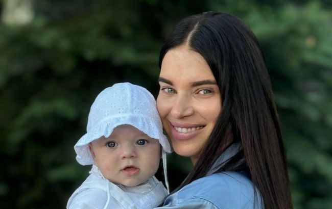 Inside the Usyk family: Ukrainian champ's wife reveals first photo of their youngest child