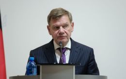 German Foreign Minister seeks talks with Ukraine over army reshuffle