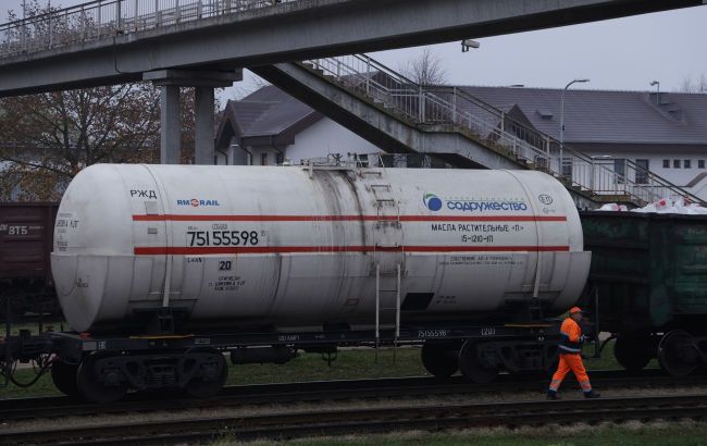 Russia deprives railroad workers of salaries in occupied territories of Ukraine