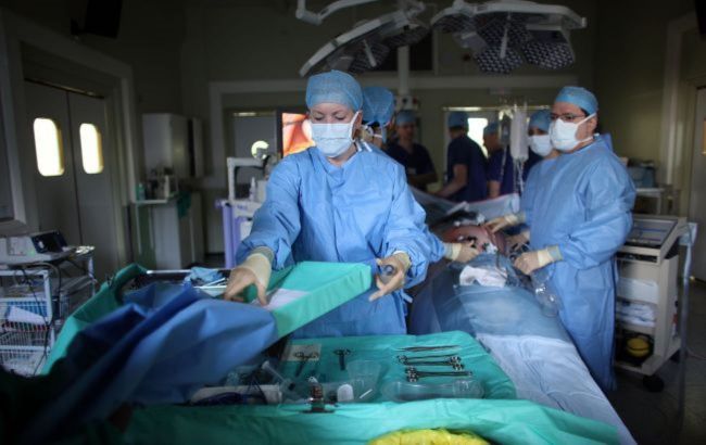 UK airdrops medics to remote island amid hantavirus suspicion