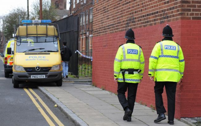 Two men arrested in UK for flying drones during Trump's visit