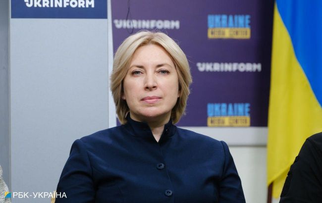 Ukraine offers guidance and support for citizens leaving Crimea amid escalating tensions