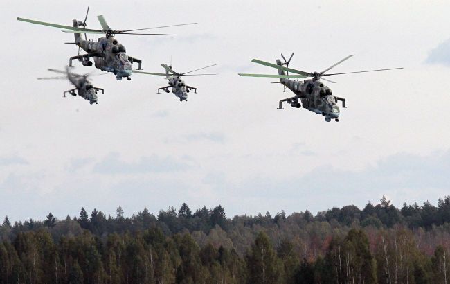 Belarus border indeed crossed by helicopter, but there's a catch