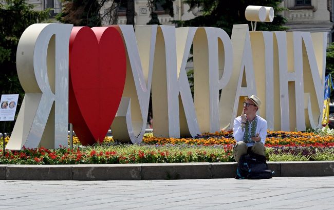 Stronger than bombs: Ukrainians' belief in victory rises in year 4 of war