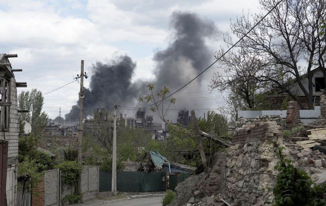 Fire and explosions near occupied Mariupol