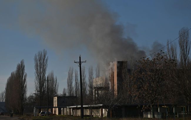 Russian forces launch 68 strikes on Kherson region, leaving 5 injured