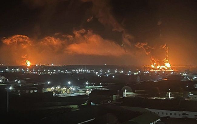 Powerful explosions hit airport in Russia’s Bryansk region